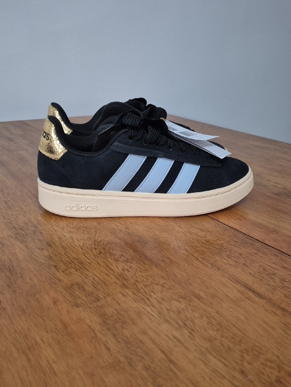 adidas Grand Court Alpha trainers (NWT) US 9 Black/Blue